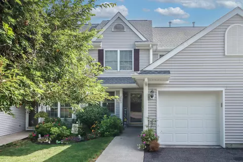3003 Heartwood Ln #3003, Danbury, CT 06811