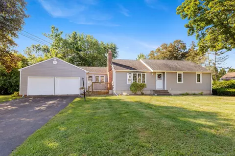 129 Arlington Dr, Southington, CT 06489
