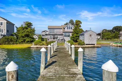 90 Jupiter Point Rd, Groton, CT 06340
