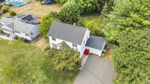 122 Elm St, North Haven, CT 06473