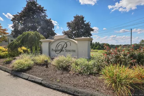 301 Summer Hill Dr #301, South Windsor, CT 06074