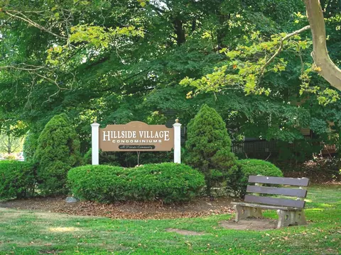 204 Towne House Rd #204, Hamden, CT 06514