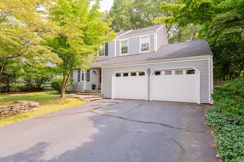 58 Walton Dr, West Hartford, CT 06107