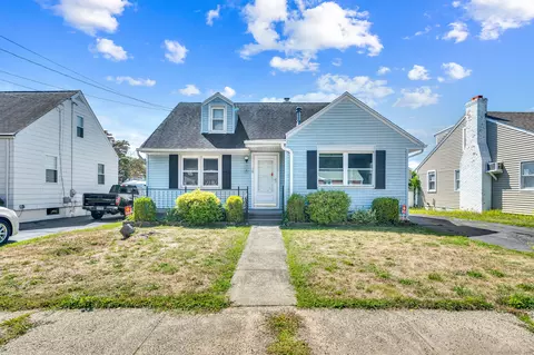 10 Forest St, East Haven, CT 06512