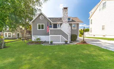 34 Ridge Rd, Groton, CT 06340