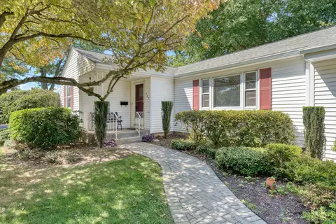405 Connecticut Ave, Newington, CT 06111