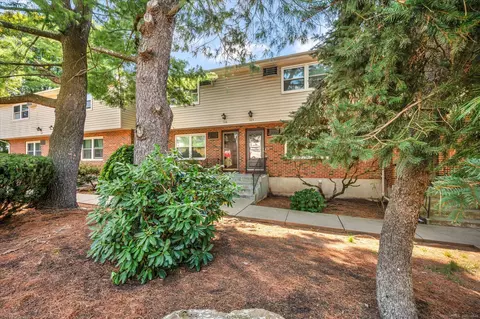 106 Blackstone Vlg #106, Meriden, CT 06450