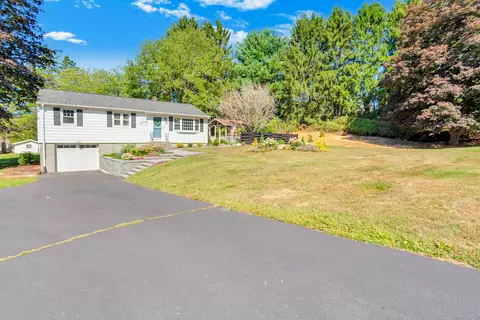 435 Moss Farms Rd, Cheshire, CT 06410