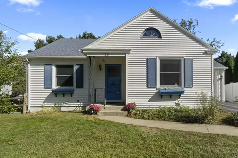 22 Mayflower Ave, Pawcatuck, CT 06379