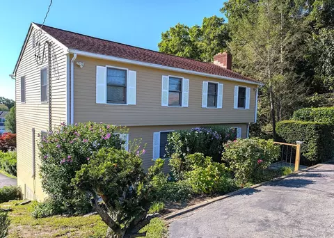 42 Fairway Grn, Fairfield, CT 06825