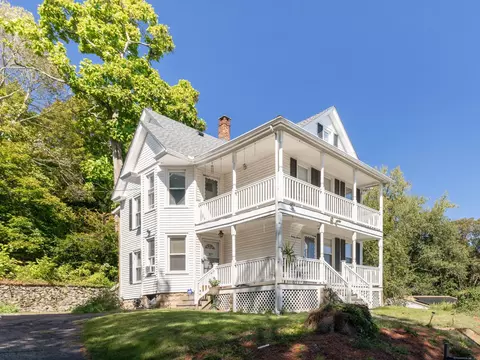 27 Wood St, Seymour, CT 06483