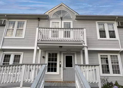 82 Longview St #34, Waterford, CT 06385