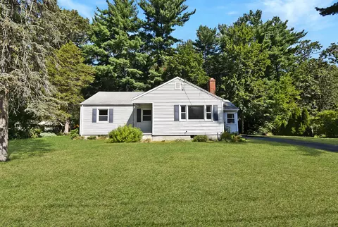 408 Woodland St, Windsor Locks, CT 06096