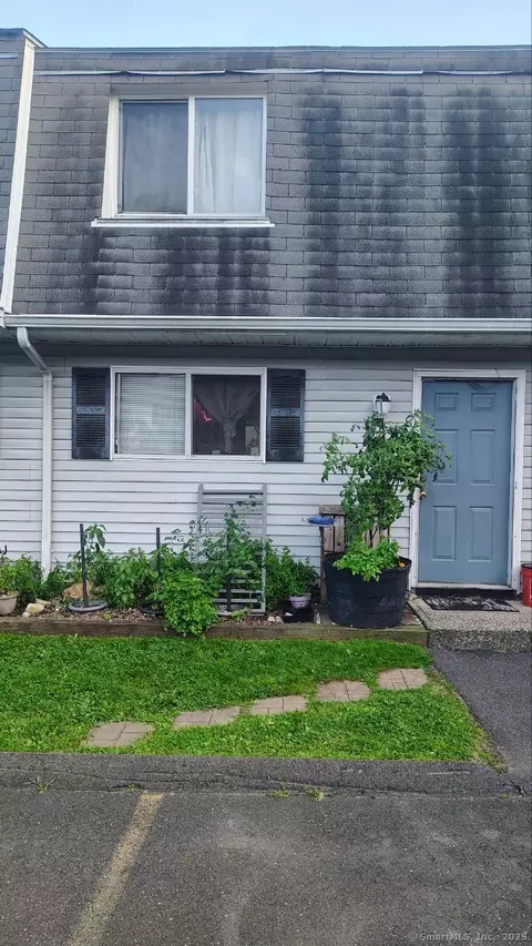 1568 Meriden Rd #4E, Waterbury, CT 06705