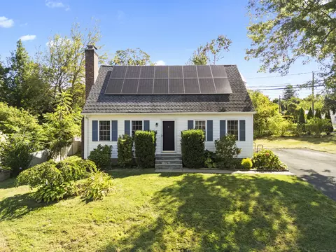 2 Gordon Pl, Middletown, CT 06457 photo 1