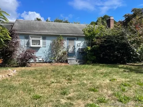 8 Senkow Ave, Groton, CT 06340