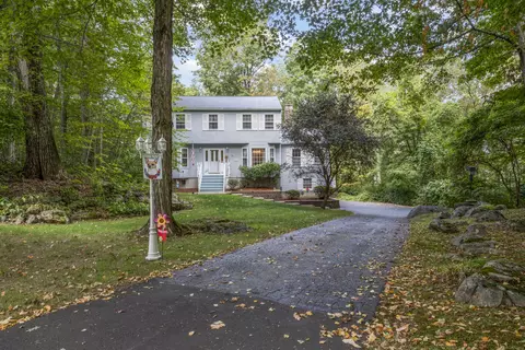 15 Marc Rd, Danbury, CT 06810