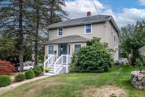 7 Girard St, Norwalk, CT 06850