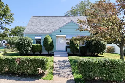 1055 Stratford Rd, Stratford, CT 06615