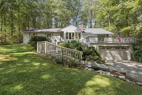 4 Old Bridge Rd E, New Fairfield, CT 06812