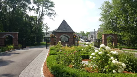 1 Yorkshire Ct #1, Farmington, CT 06032