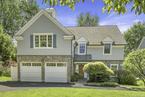 16 Park Ln, New Canaan, CT 06840