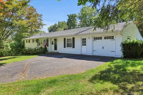 87 Curve Hill Rd, Cheshire, CT 06410
