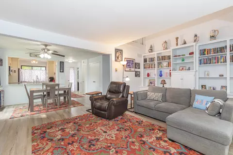 825 Heritage Vlg #B, Southbury, CT 06488