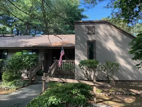47 Great Meadow Ln #47, Avon, CT 06001