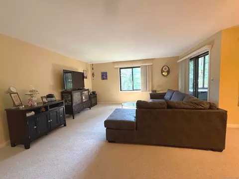 17 Hickory Hl #17, Southington, CT 06489