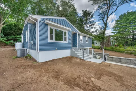 9 Sunset Ave, Ledyard, CT 06339