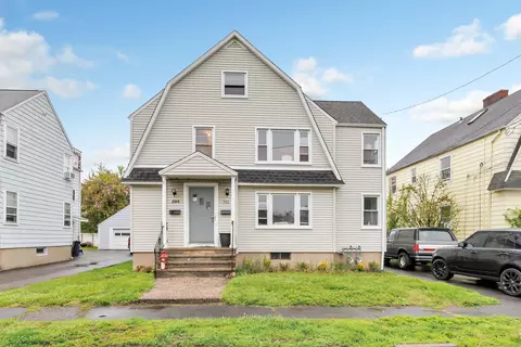 592 Courtland Ave, Bridgeport, CT 06605