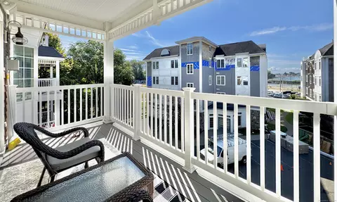 36 Shipyard Ln #C, Milford, CT 06460