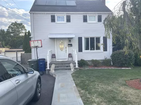 125 Garden Dr, Bridgeport, CT 06606