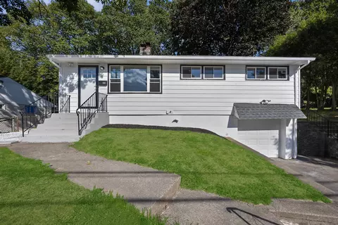 80 Oldham Ave, Waterbury, CT 06705