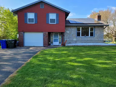 71 Concord Dr, Watertown, CT 06795