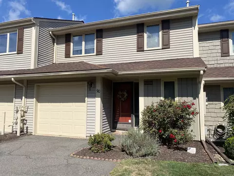 90 Copper Beech Dr #90, Rocky Hill, CT 06067