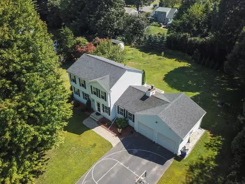 4 Pond Ln, East Granby, CT 06026