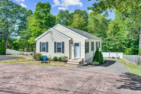 2 Gene St, East Haven, CT 06513
