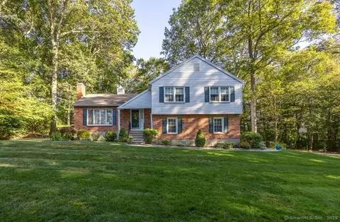 66 Cornwall Dr, Watertown, CT 06795