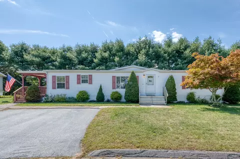 9 Circle Dr, Windham, CT 06256