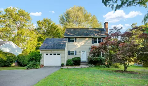 38 Parish Rd, Rocky Hill, CT 06067