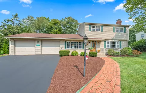 171 Trinity Ave, Glastonbury, CT 06033