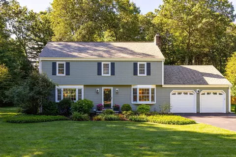 33 Whitman Dr, Granby, CT 06035