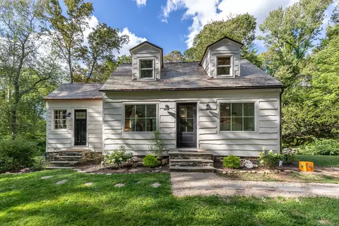34 Evergreen Passway Passway, Morris, CT 06763