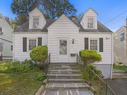 129 Ashton St, Bridgeport, CT 06606