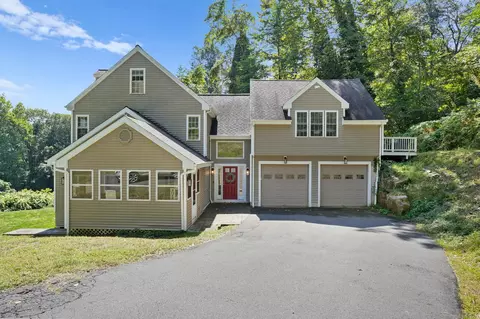 60 Pascoe Dr, Southbury, CT 06488