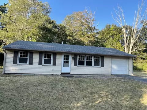 153 Meeting House Ln, Ledyard, CT 06339