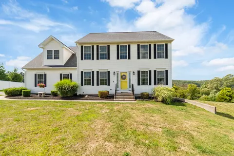 7 Northview Dr, Guilford, CT 06437