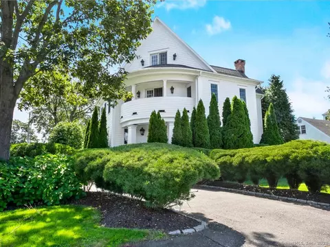 634 S Benson Rd, Fairfield, CT 06824